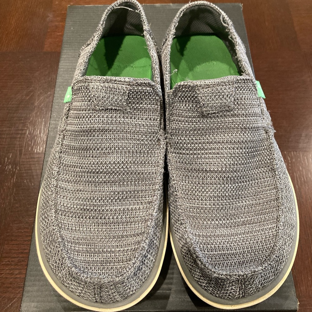 Sanuk Men’s shoes.  Nice condition.